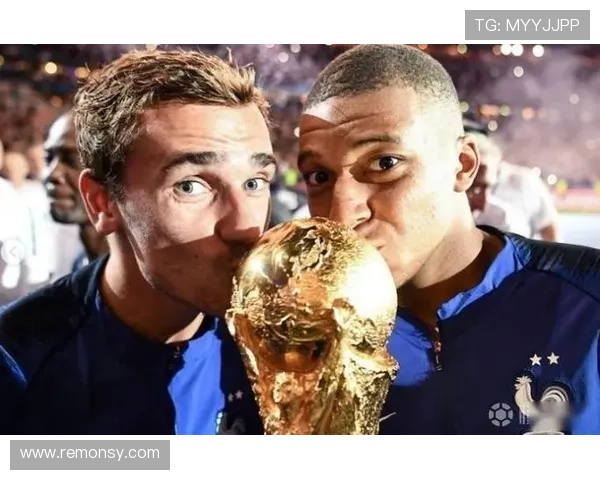 格里兹曼与姆巴佩战术角色对比：不同时代核心定位解析