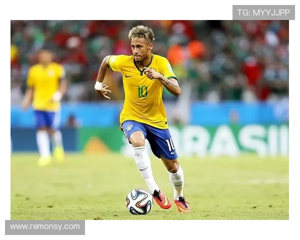 内马尔巅峰金球排名解析：最接近登顶的时期发生了什么