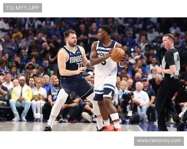 唐斯无球牵制提升空间效率，改变森林狼进攻结构